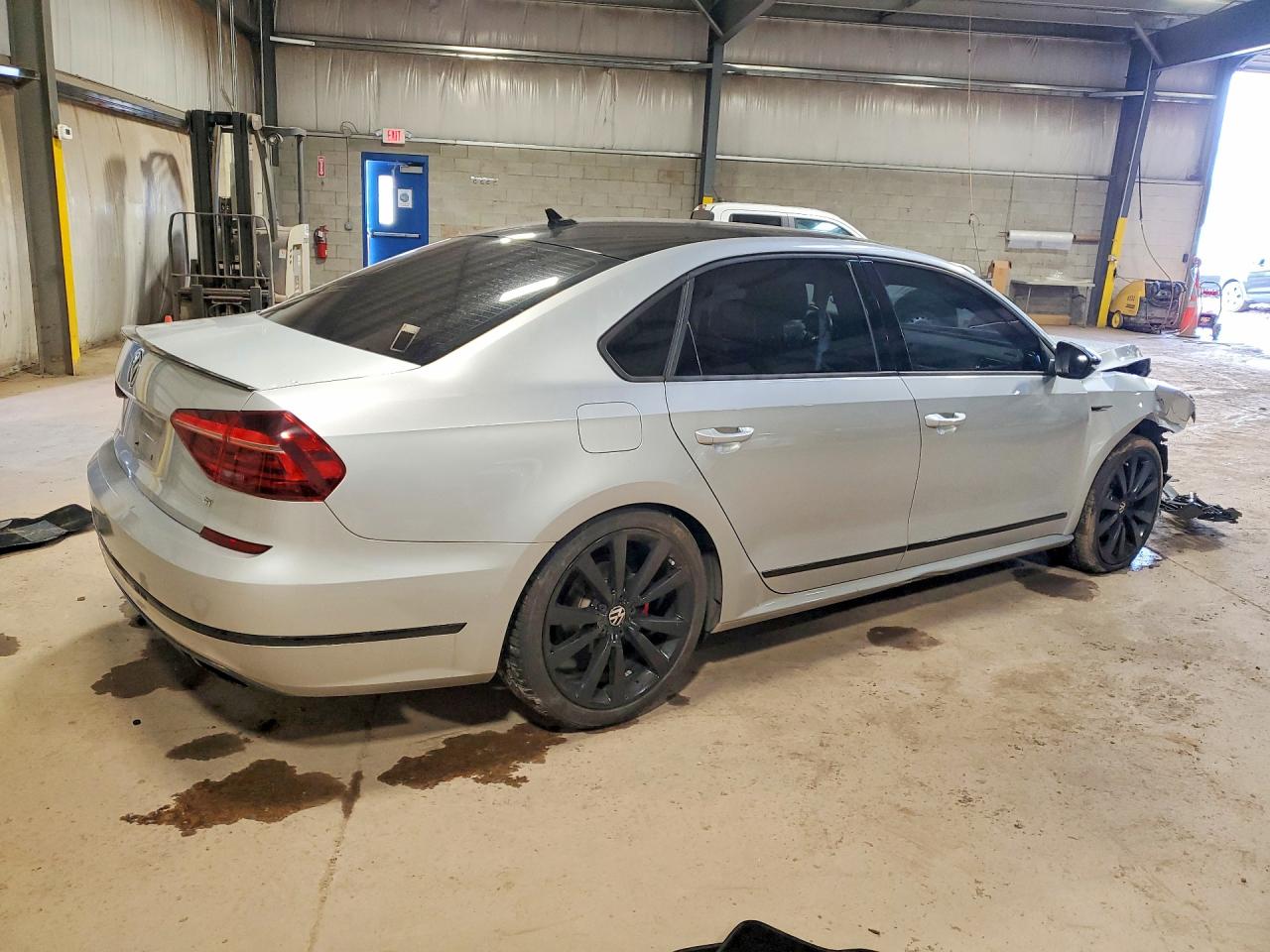 2018 VOLKSWAGEN PASSAT GT photo 5