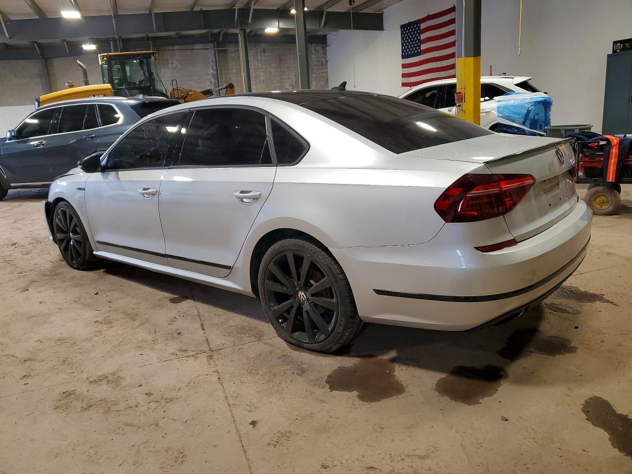 2018 VOLKSWAGEN PASSAT GT photo 3