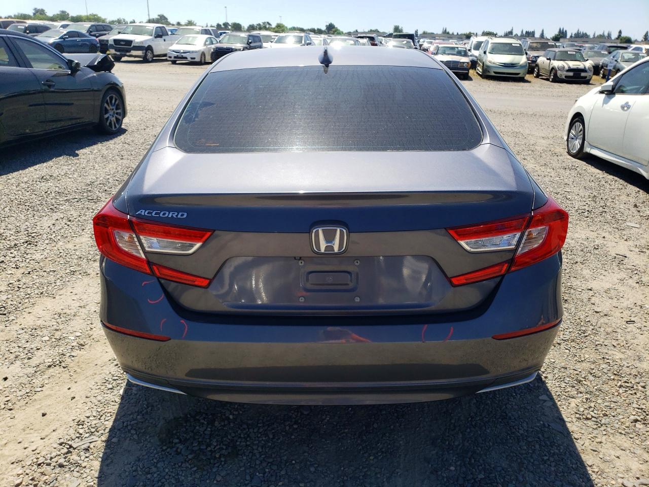 2018 HONDA ACCORD LX photo 11