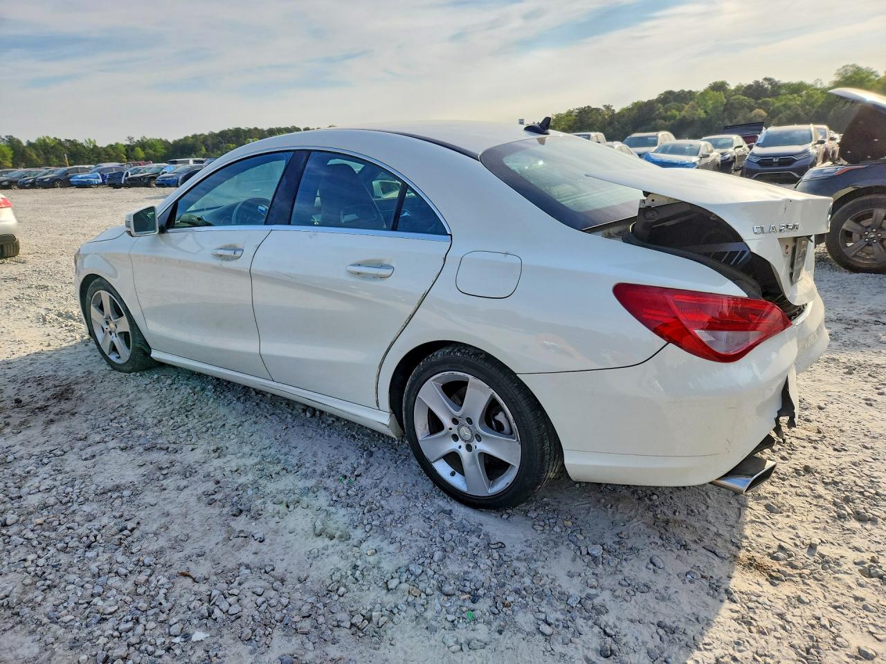 2016 MERCEDES-BENZ CLA 250 photo 3