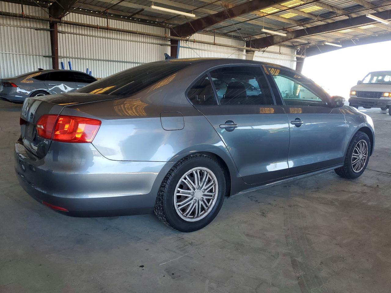 2014 VOLKSWAGEN JETTA SE photo 3