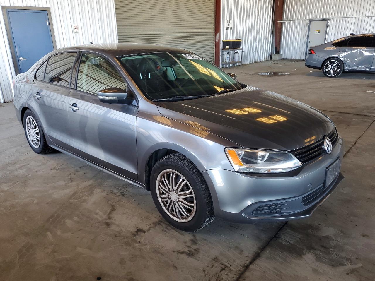 2014 VOLKSWAGEN JETTA SE photo 4