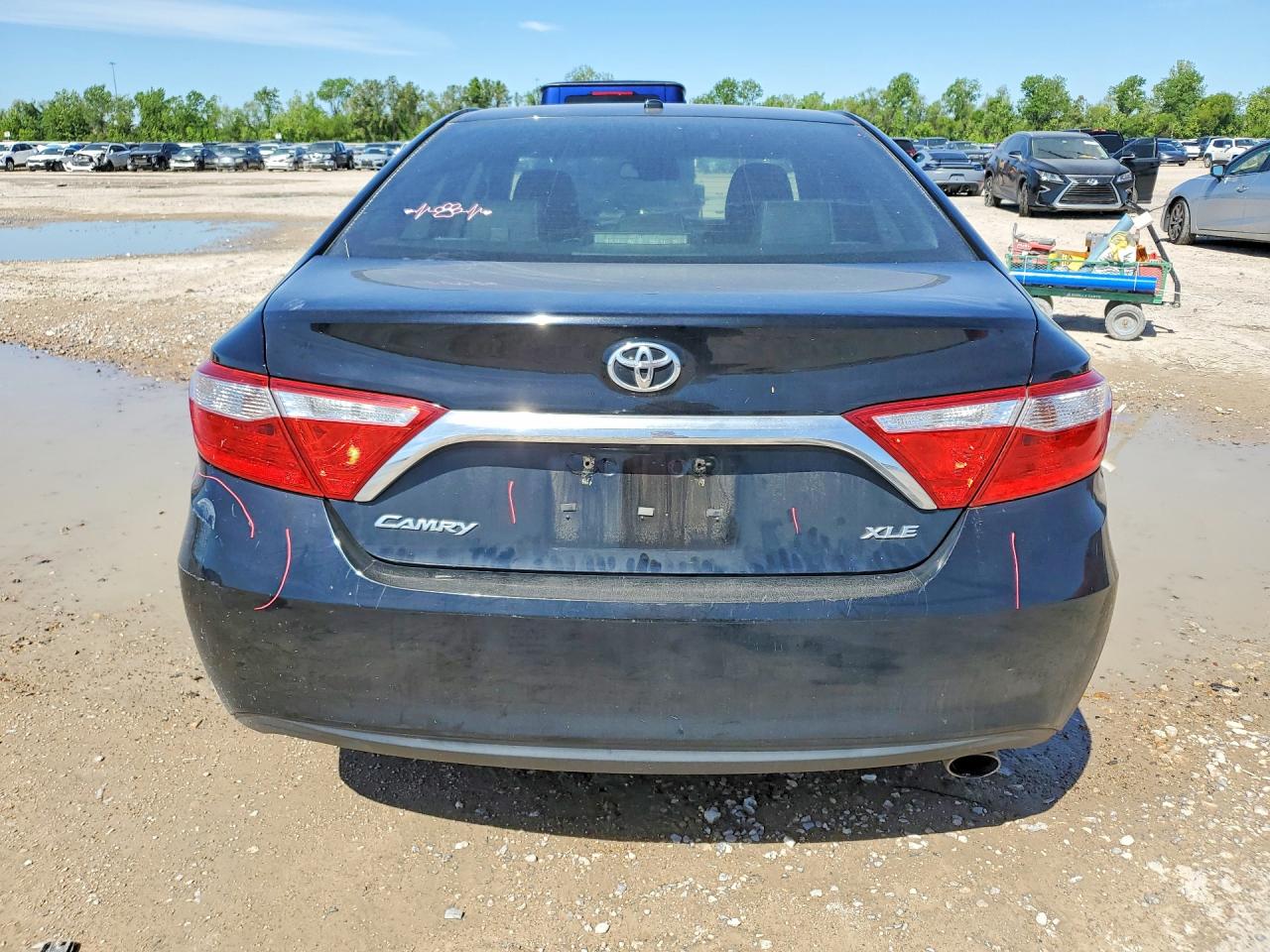 2017 TOYOTA CAMRY XLE photo 11