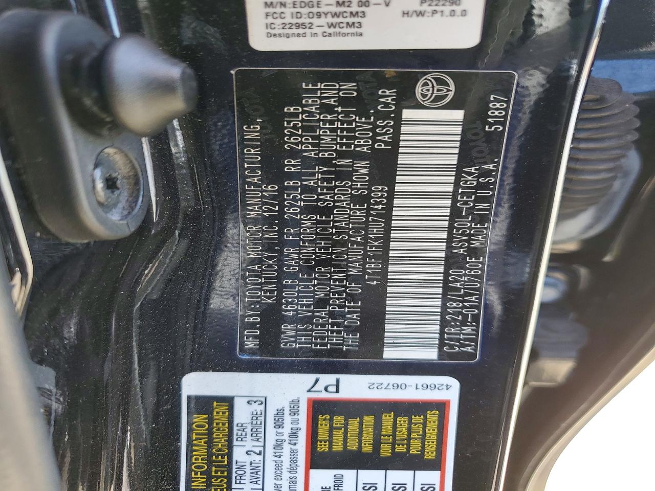 2017 TOYOTA CAMRY XLE photo 23