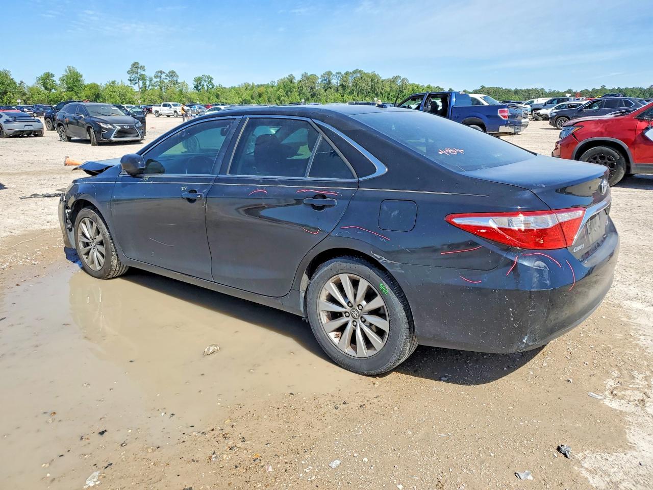 2017 TOYOTA CAMRY XLE photo 3
