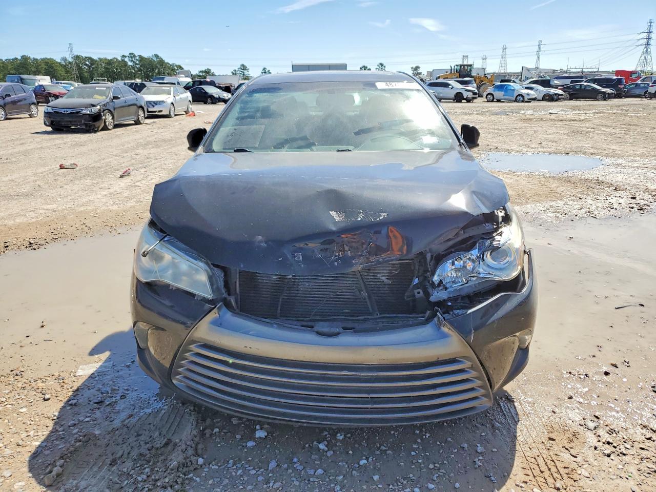 2017 TOYOTA CAMRY XLE photo 9