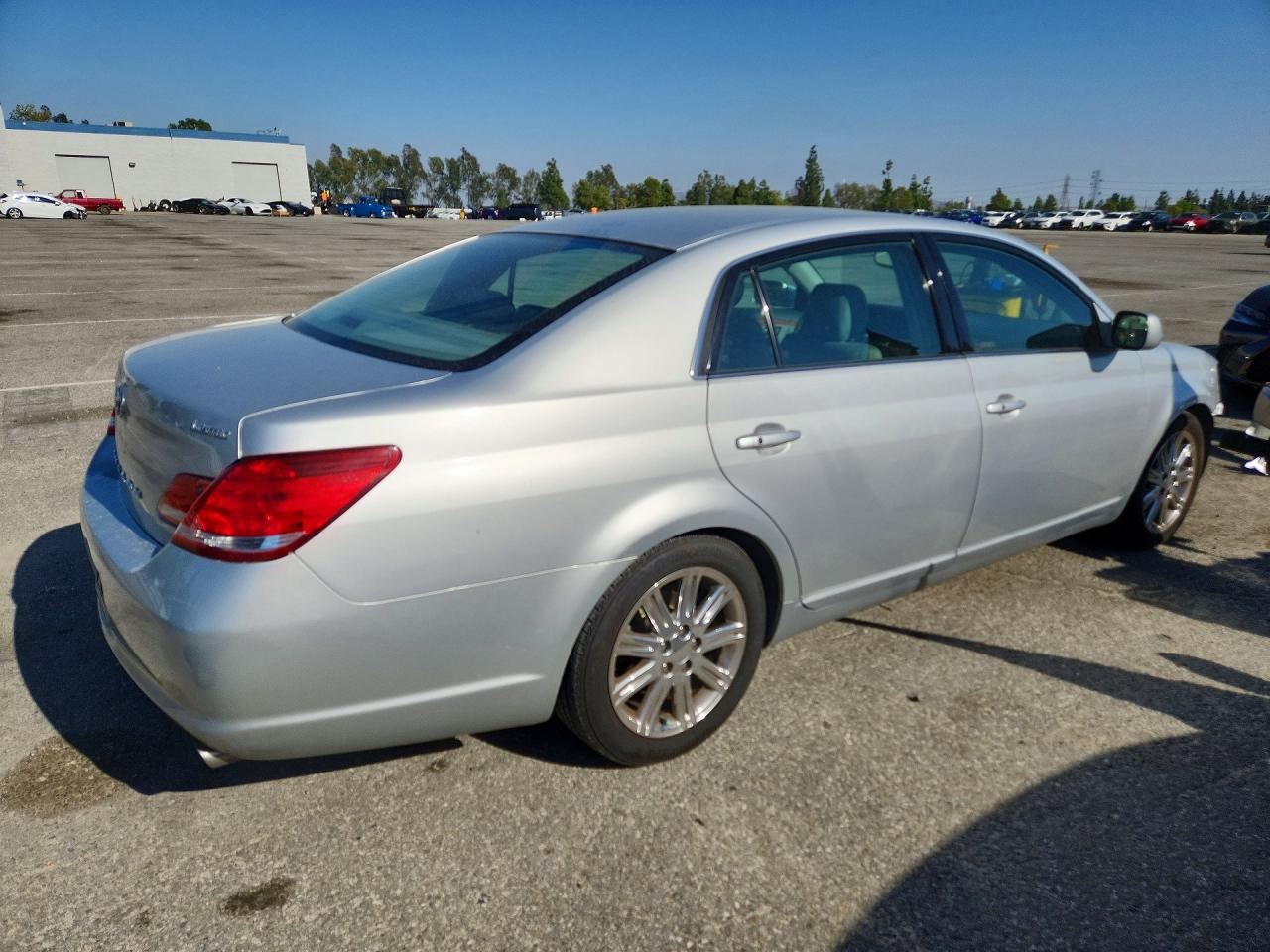 2006 TOYOTA AVALON LIMITED photo 5