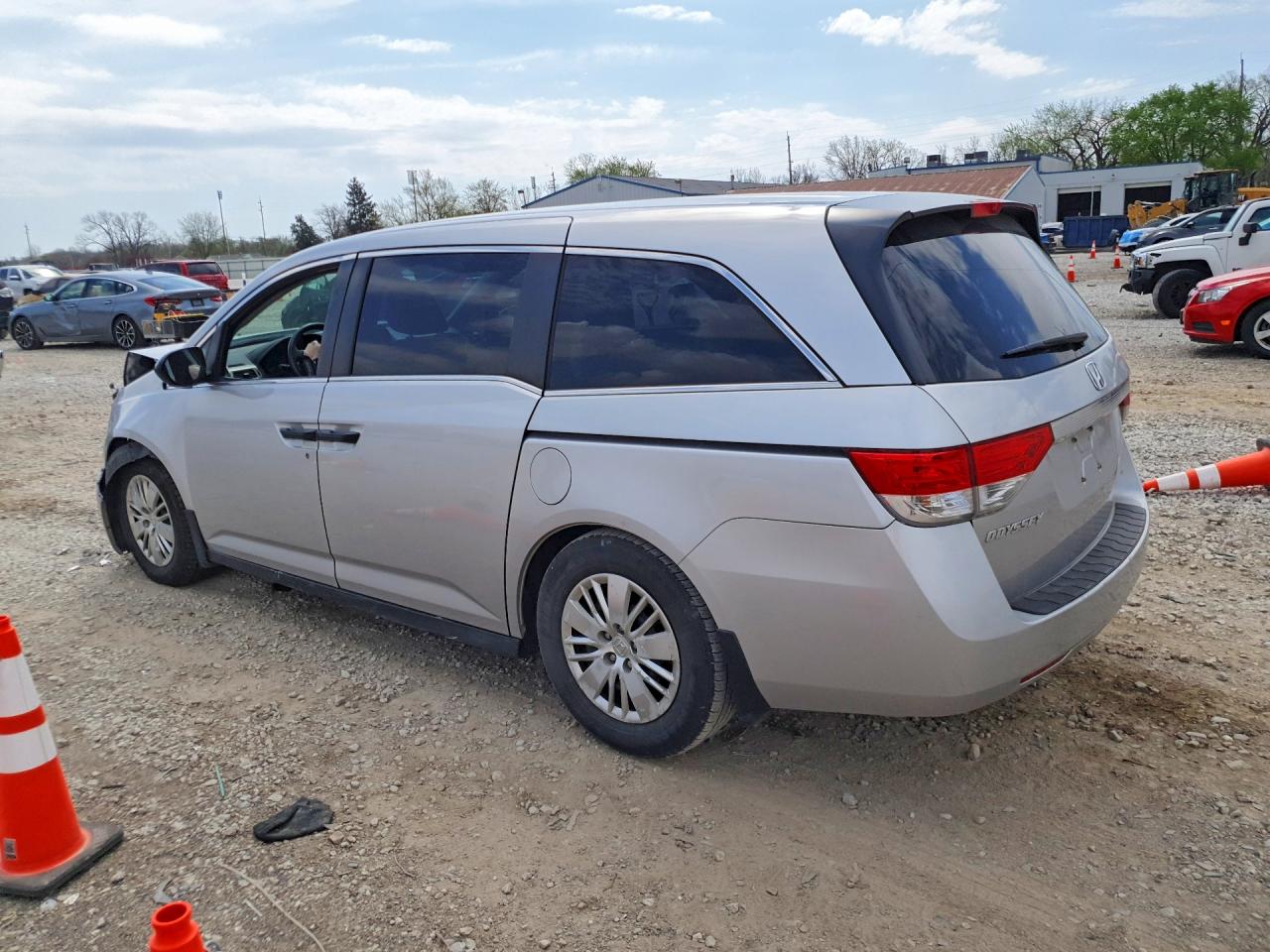 2014 HONDA ODYSSEY LX photo 2