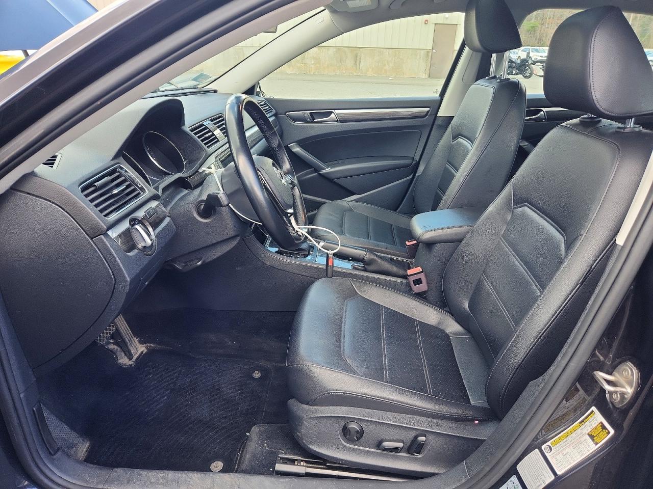 2018 VOLKSWAGEN PASSAT SE photo 19