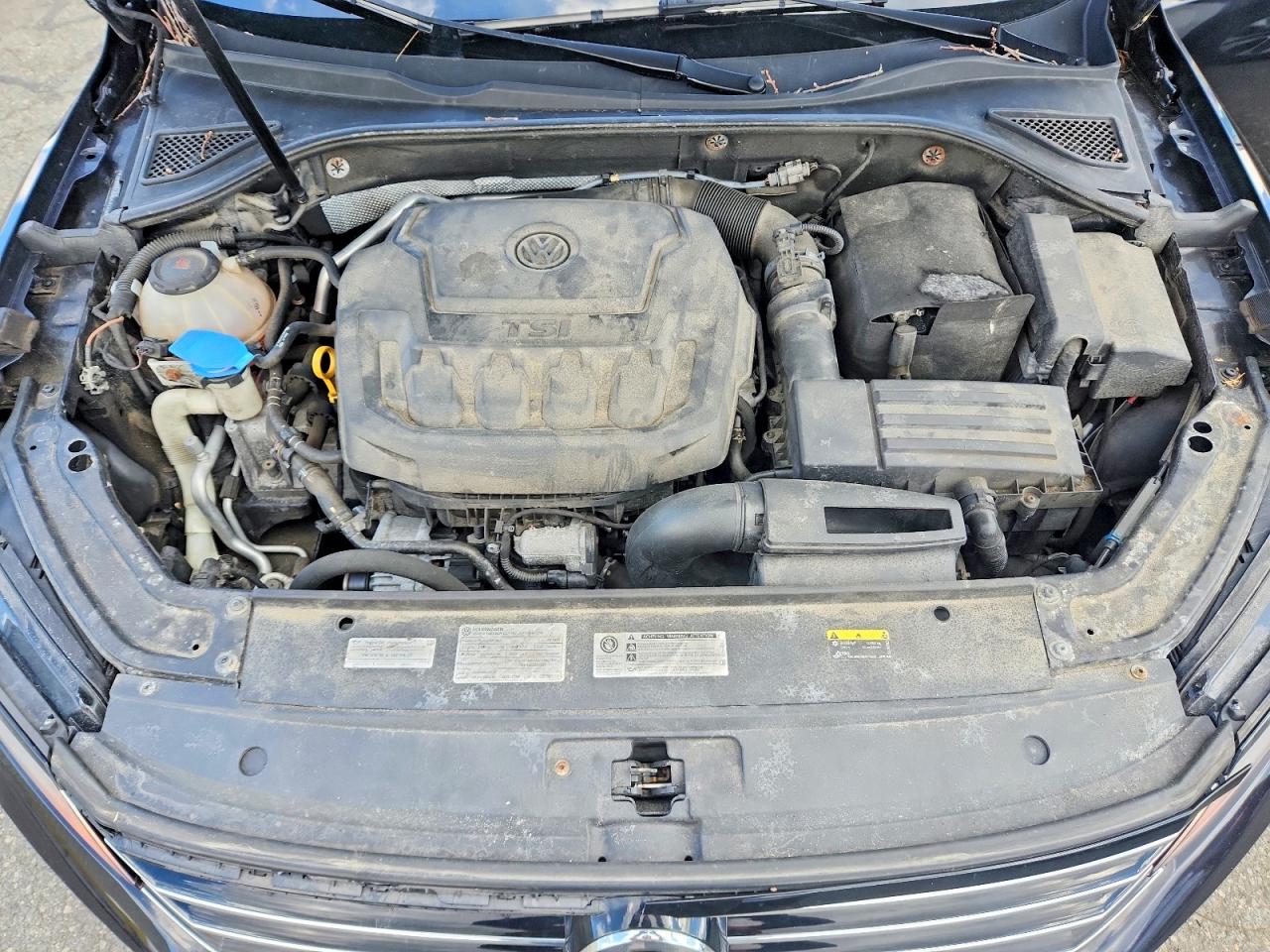 2018 VOLKSWAGEN PASSAT SE photo 31