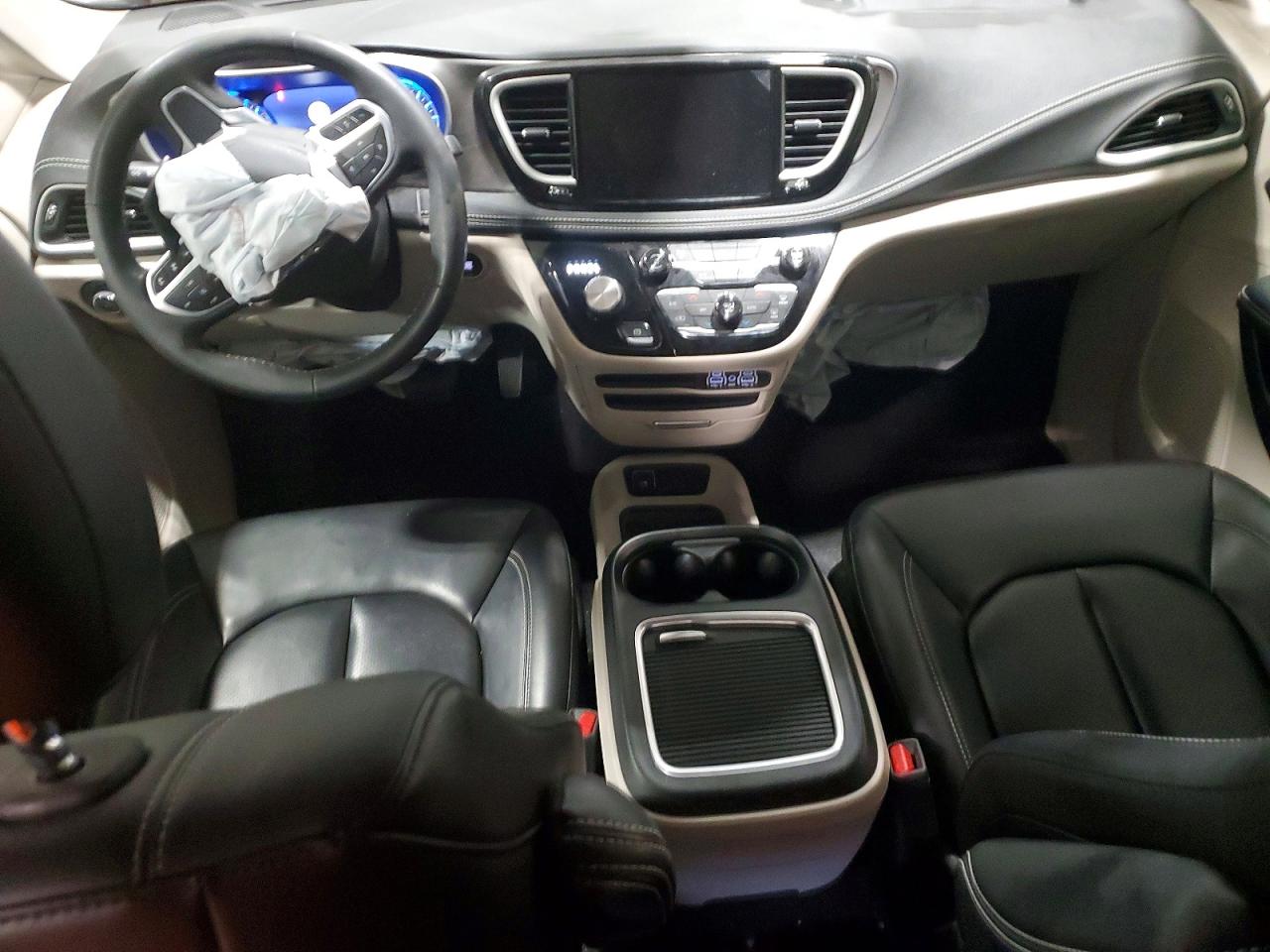 2023 CHRYSLER PACIFICA TOURING L photo 8