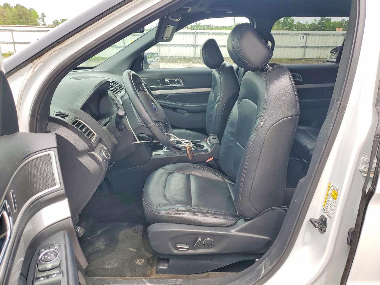 2017 FORD EXPLORER XLT photo 19