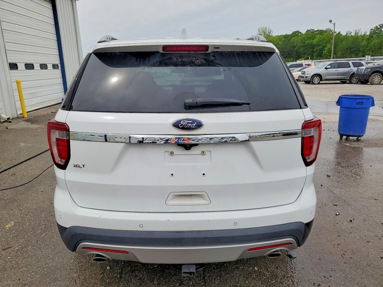 2017 FORD EXPLORER XLT photo 16