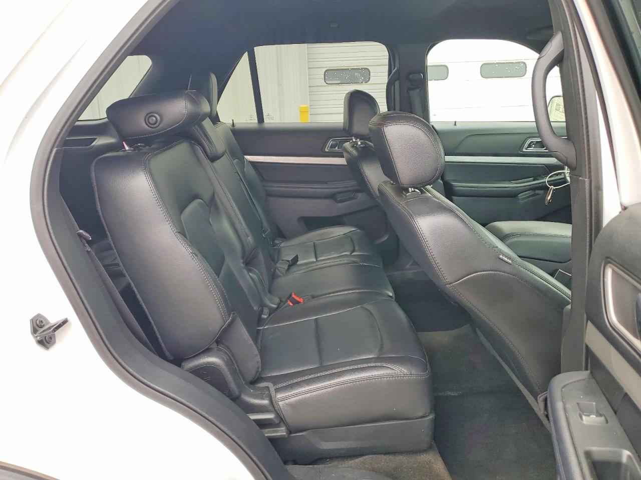2017 FORD EXPLORER XLT photo 31