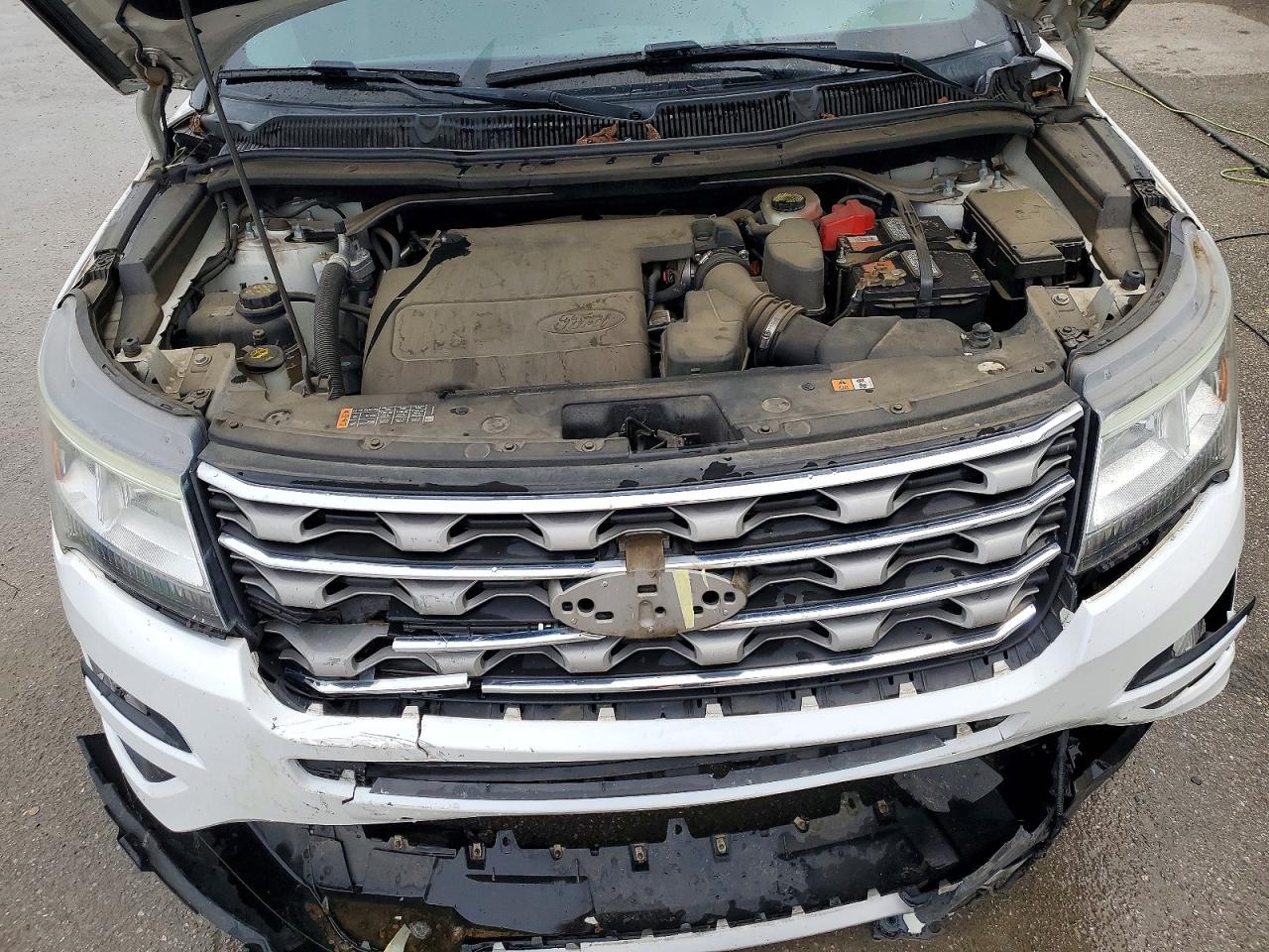 2017 FORD EXPLORER XLT photo 34