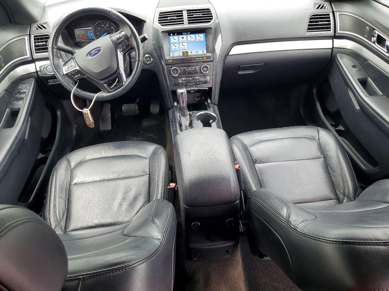 2017 FORD EXPLORER XLT photo 22