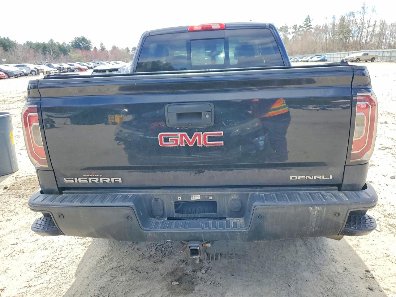 2017 GMC SIERRA K1500 DENALI photo 16