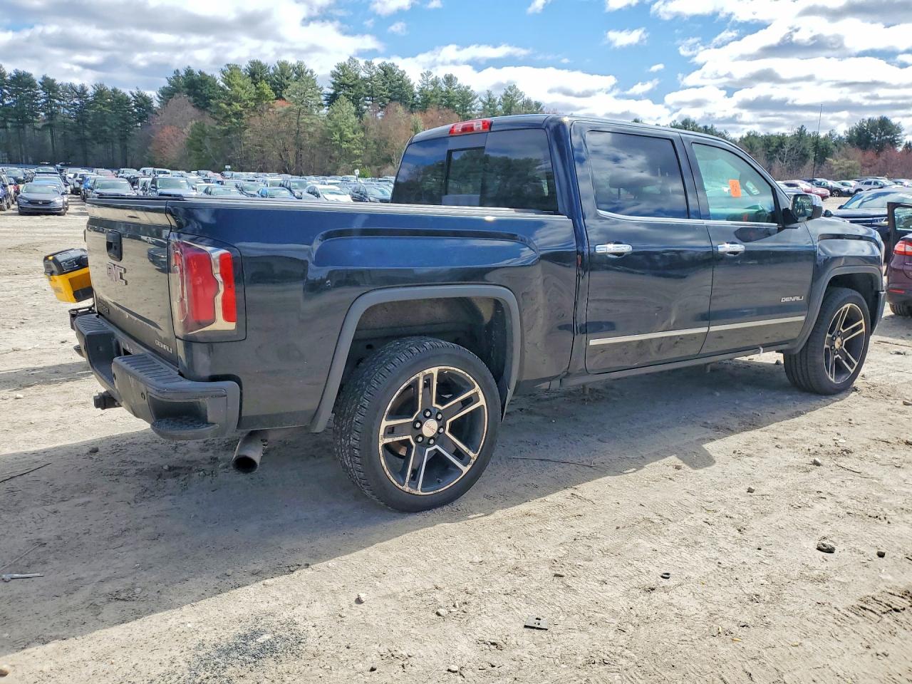 2017 GMC SIERRA K1500 DENALI photo 7
