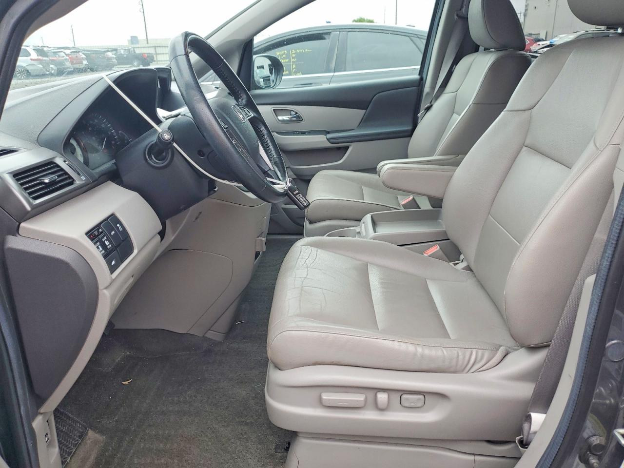 2014 HONDA ODYSSEY photo 13