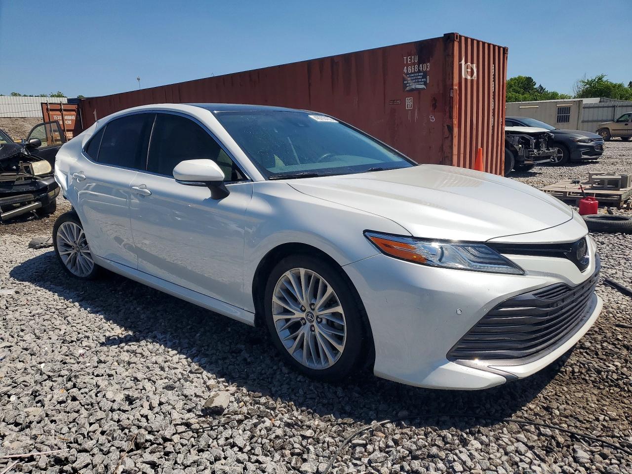 2018 TOYOTA CAMRY XLE photo 10