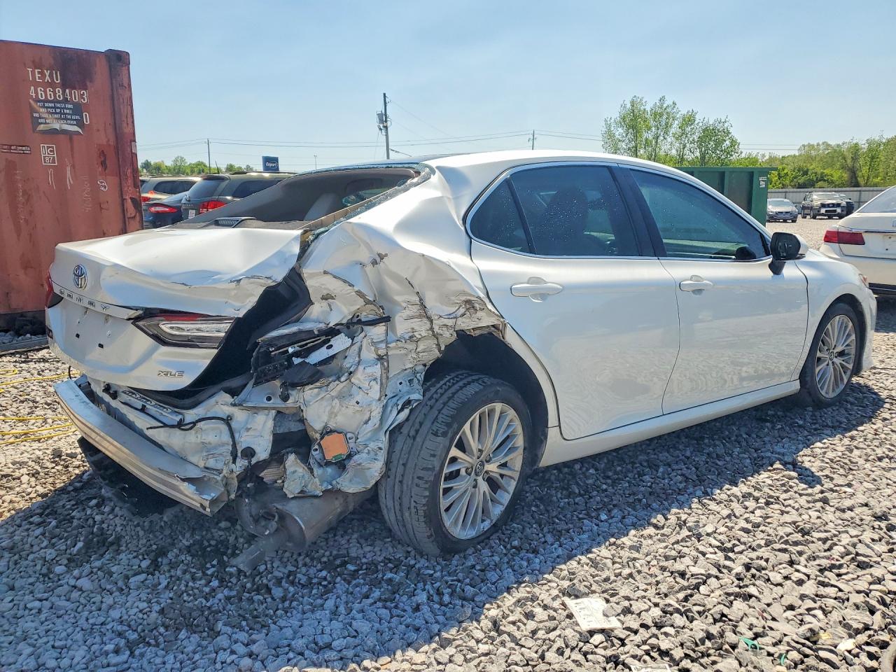 2018 TOYOTA CAMRY XLE photo 7