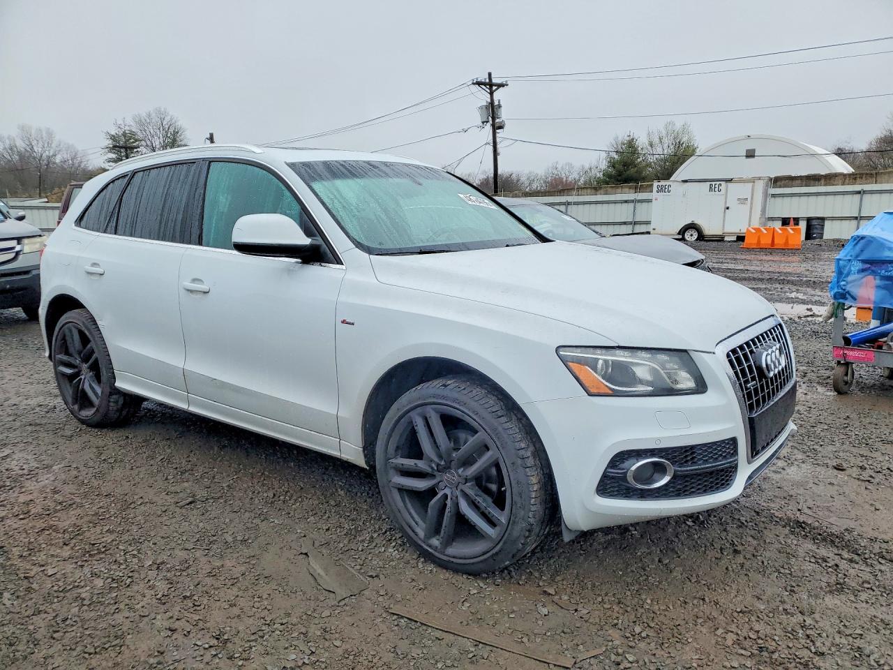 2012 AUDI Q5 PREMIUM PLUS photo 4