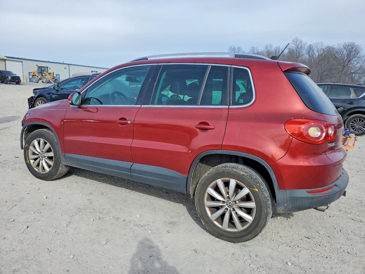 2011 VOLKSWAGEN TIGUAN S photo 3