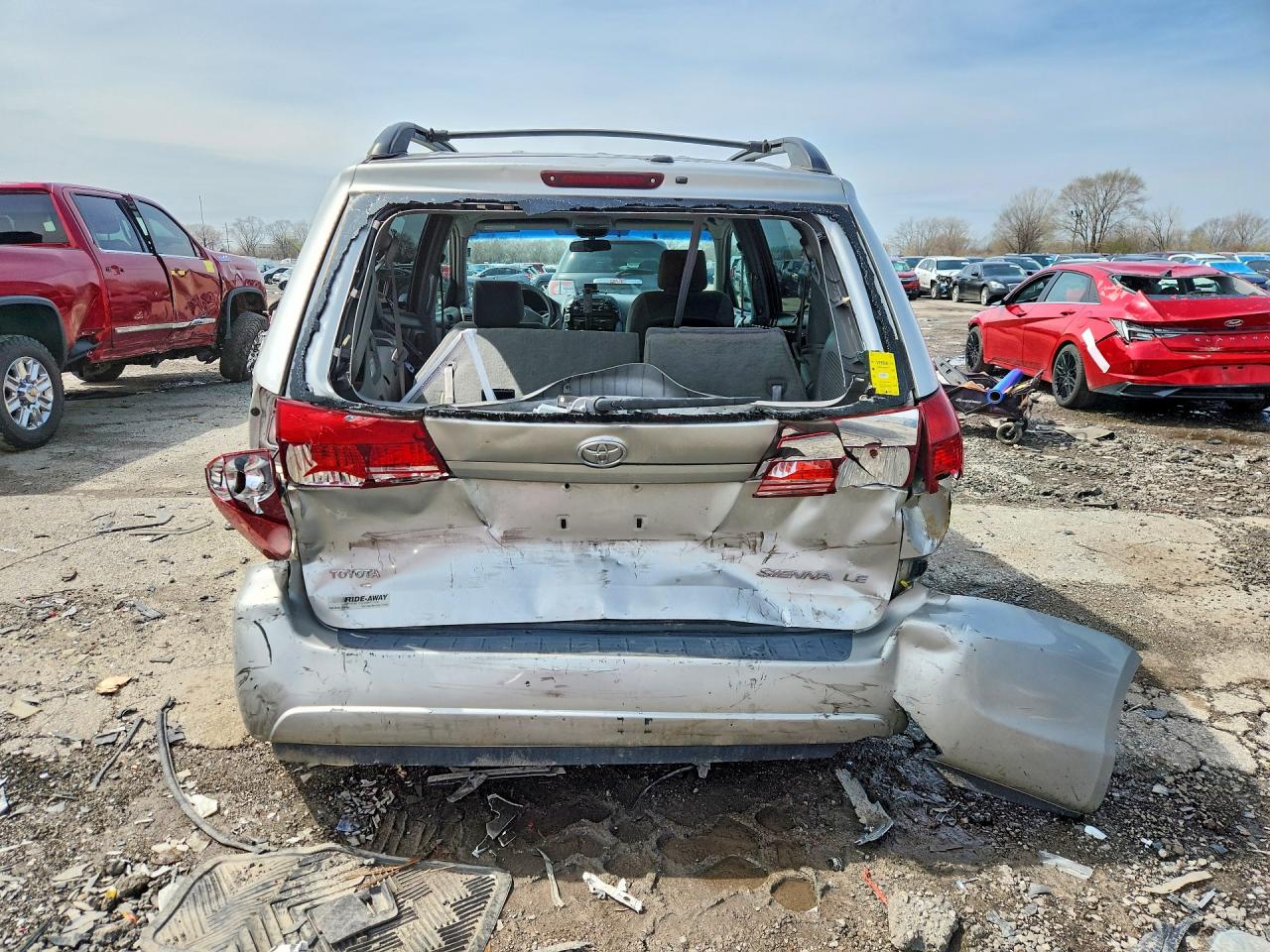2004 TOYOTA SIENNA LE 8 PASSENGER photo 11