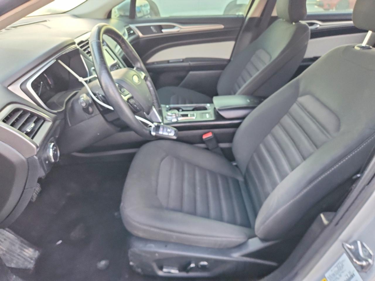 2019 FORD FUSION SE photo 19