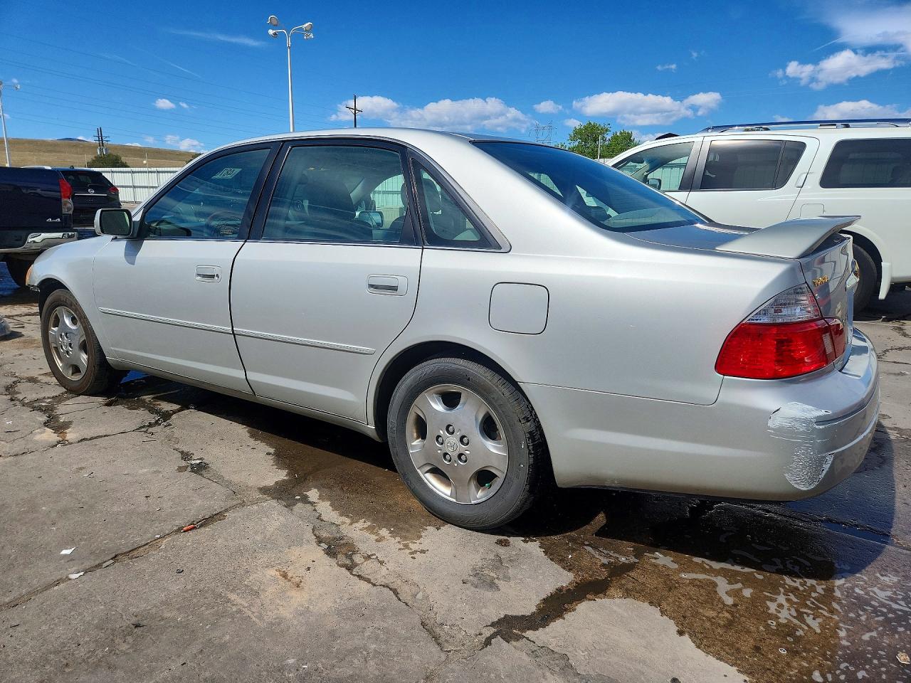 2003 TOYOTA AVALON XLS photo 4