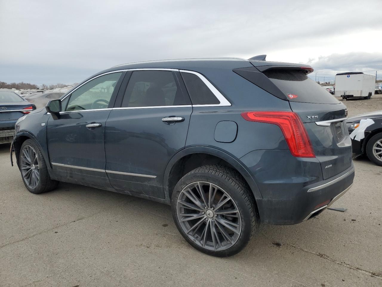 2019 CADILLAC XT5 PLATINUM photo 2