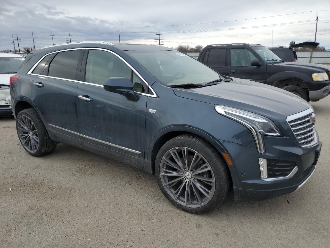 2019 CADILLAC XT5 PLATINUM photo 4