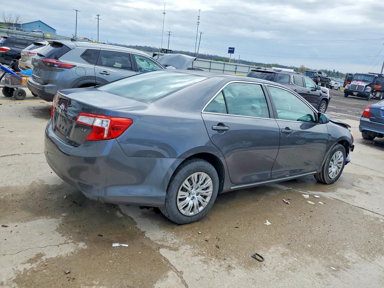 2012 TOYOTA CAMRY LE photo 5