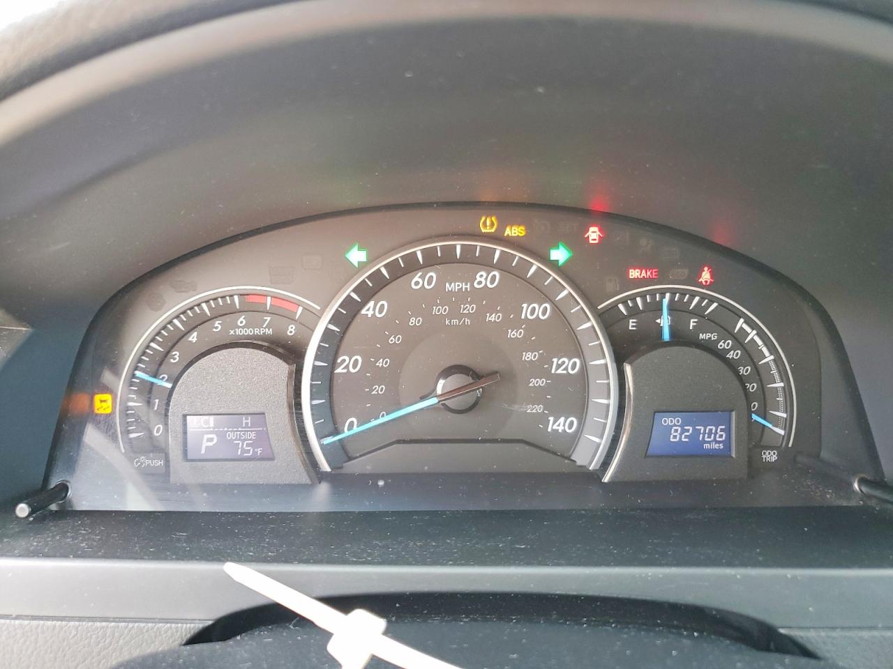 2012 TOYOTA CAMRY LE photo 17