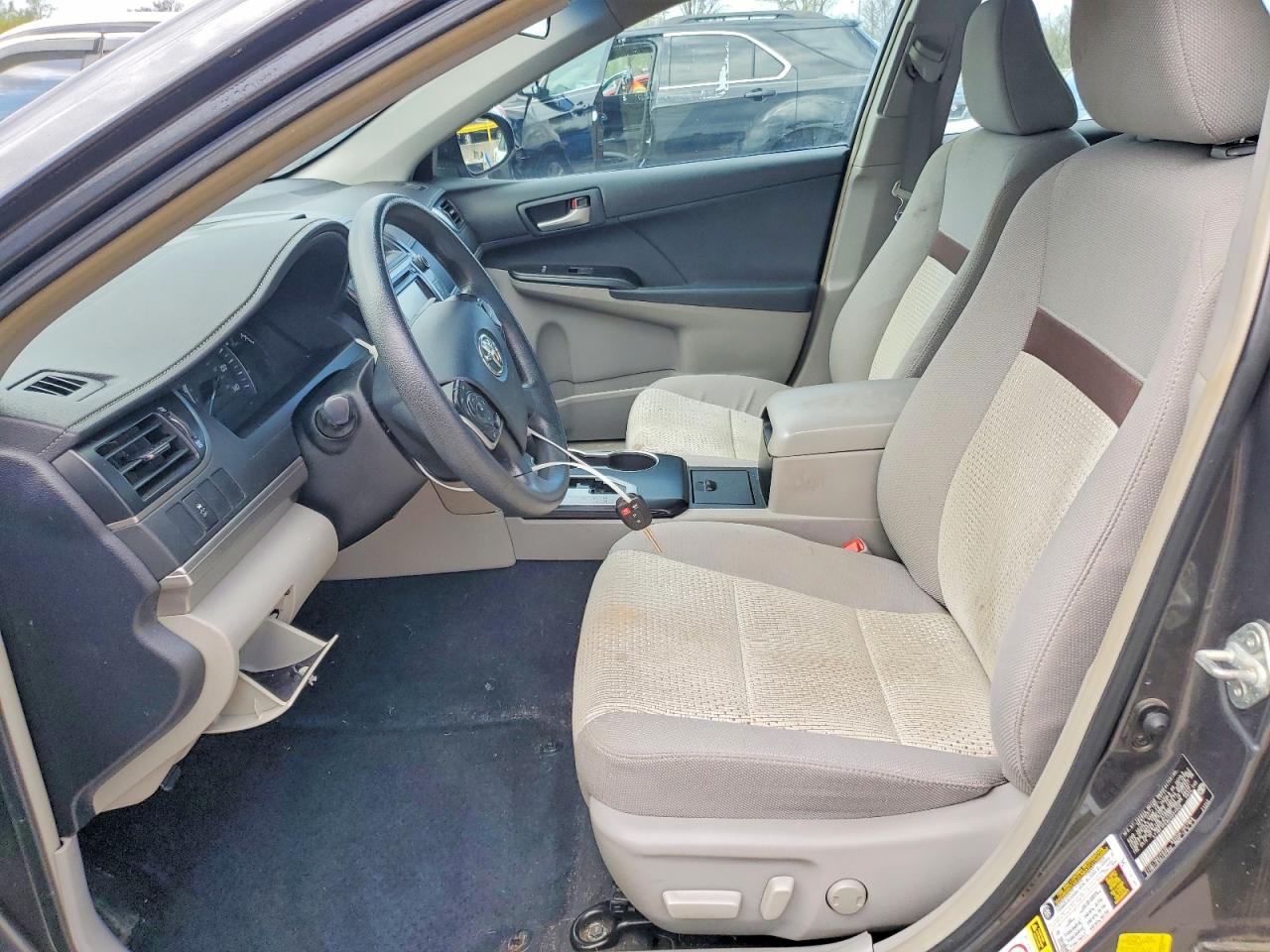 2012 TOYOTA CAMRY LE photo 13