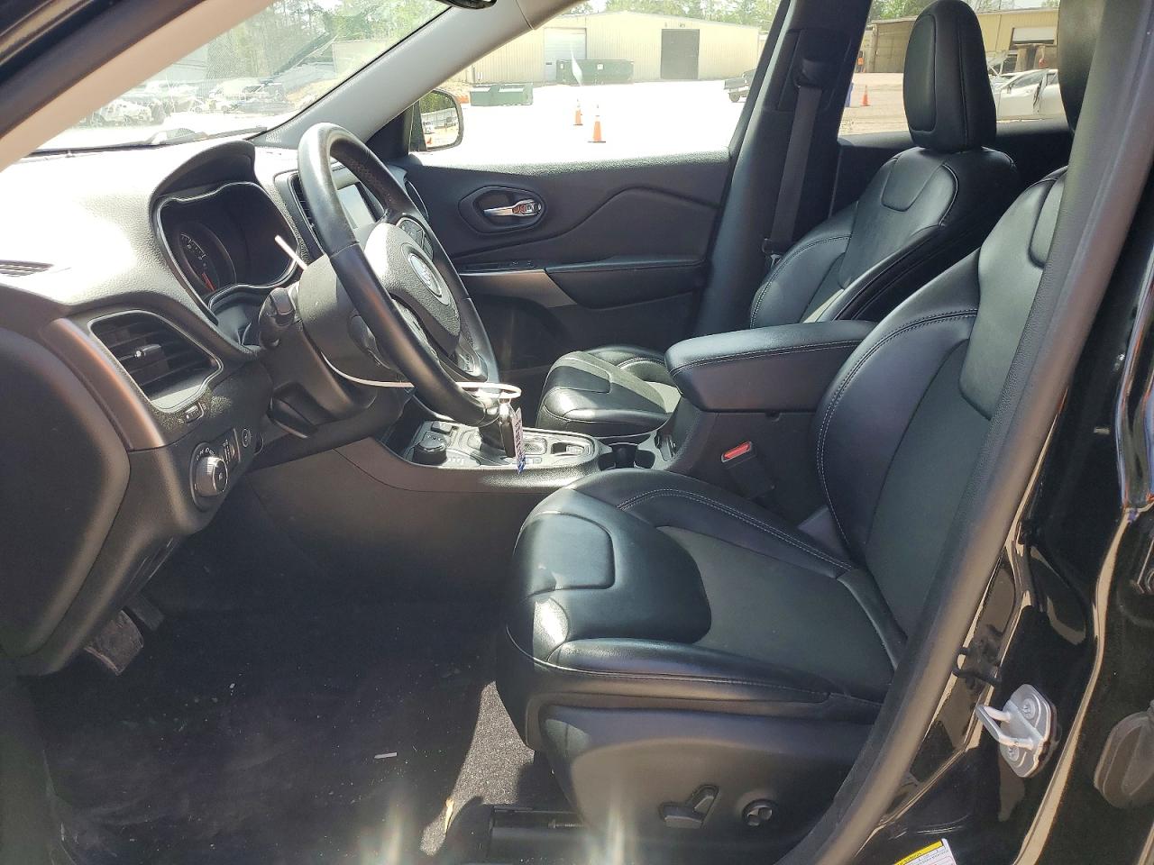 2019 JEEP CHEROKEE LATITUDE PLUS photo 13