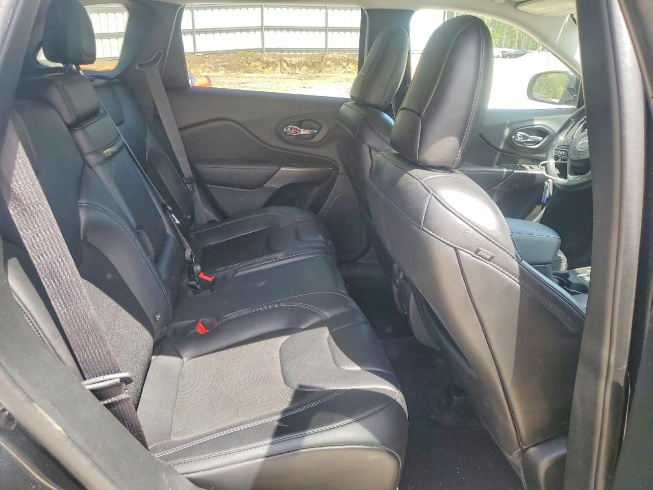 2019 JEEP CHEROKEE LATITUDE PLUS photo 19