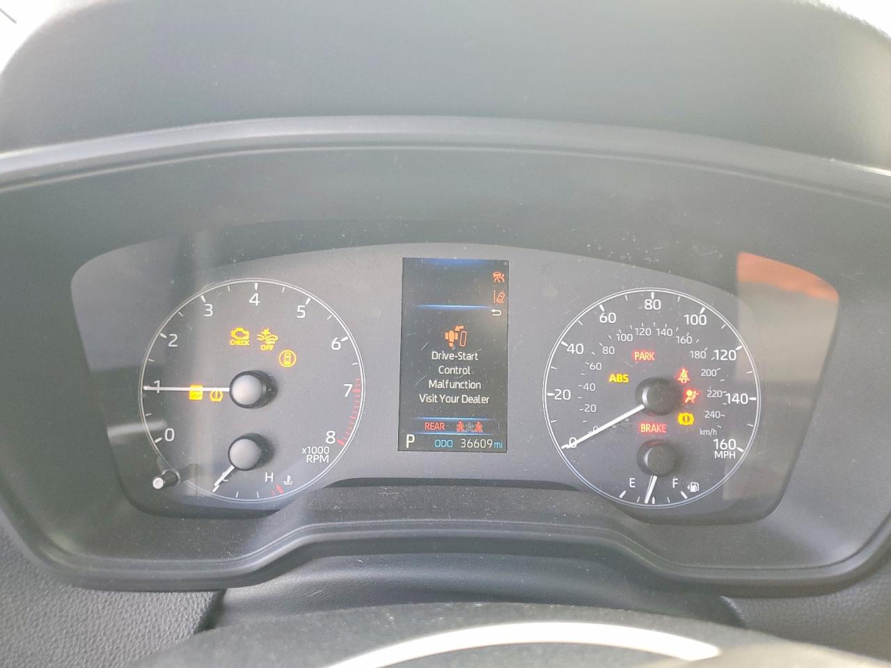 2024 TOYOTA COROLLA CROSS LE photo 17