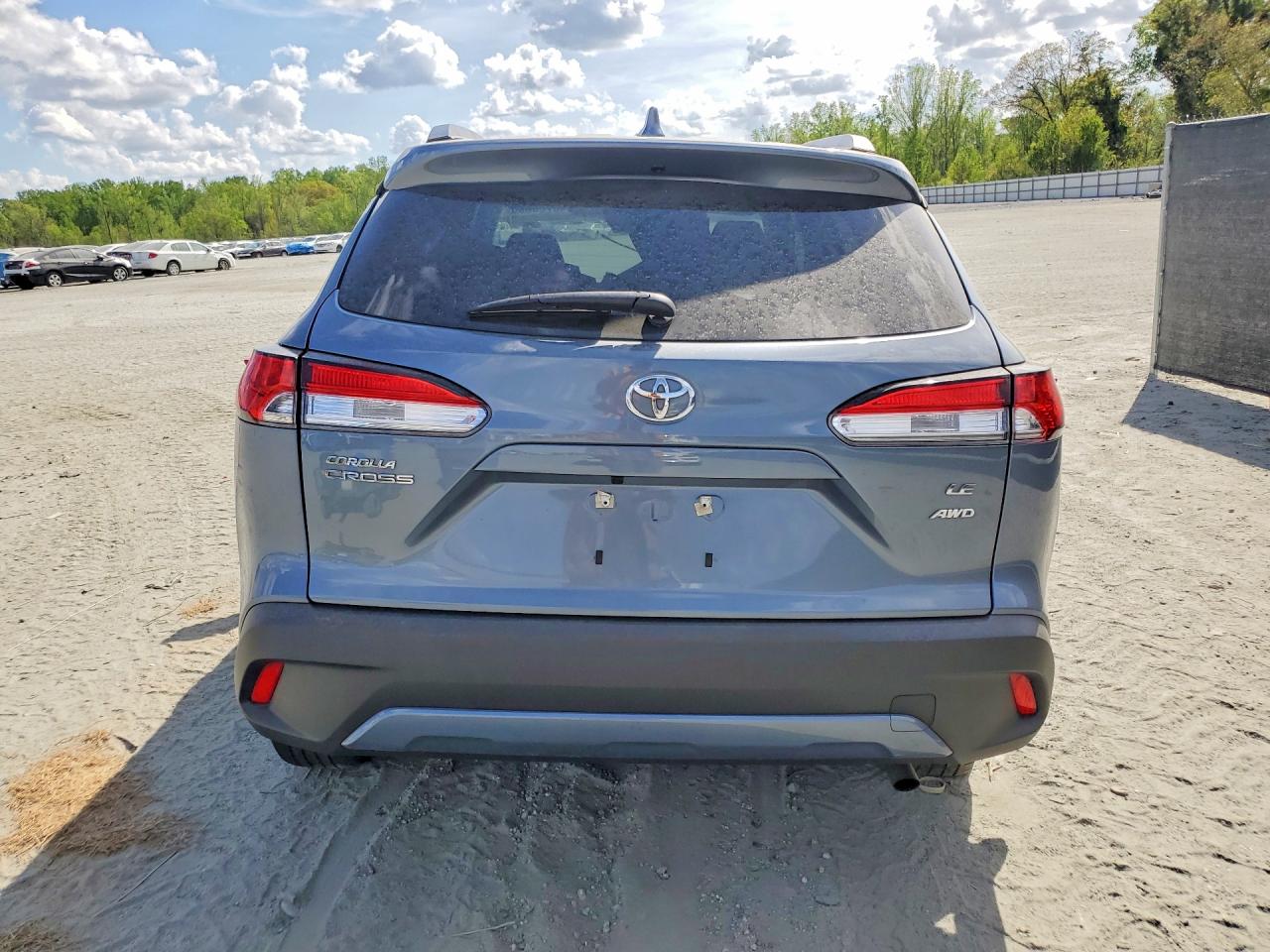 2024 TOYOTA COROLLA CROSS LE photo 11