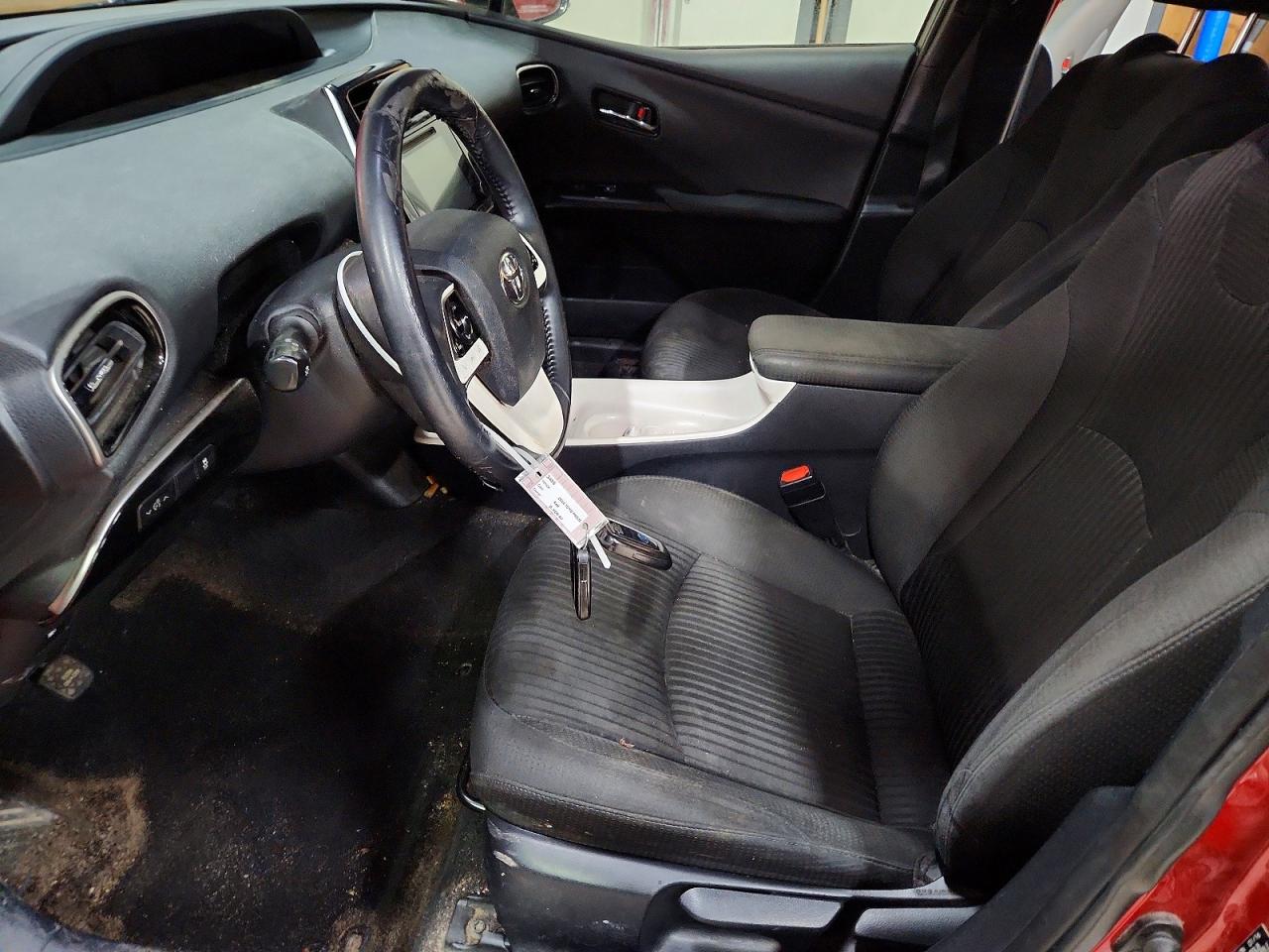 2016 TOYOTA PRIUS THREE photo 19
