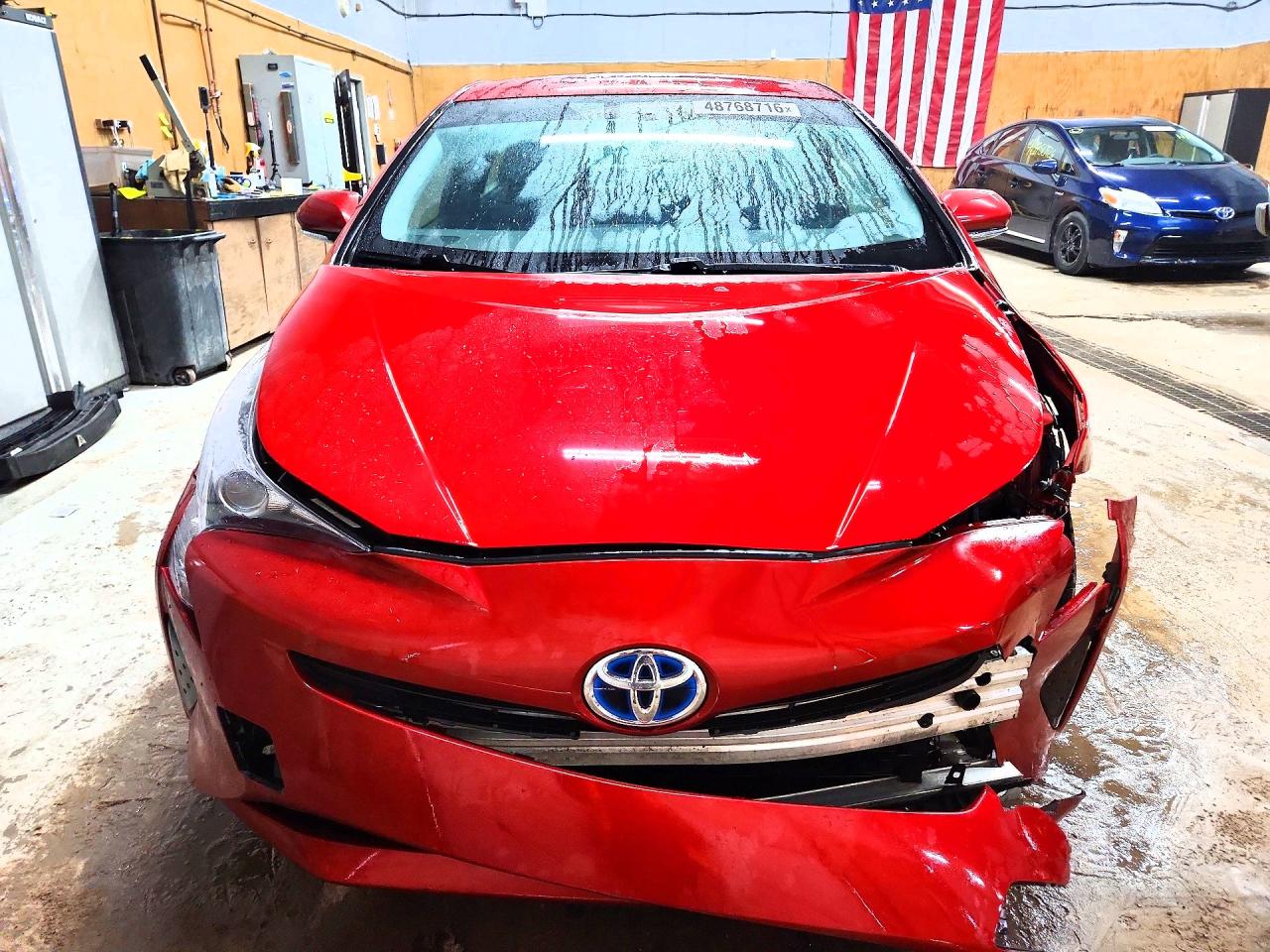 2016 TOYOTA PRIUS THREE photo 13