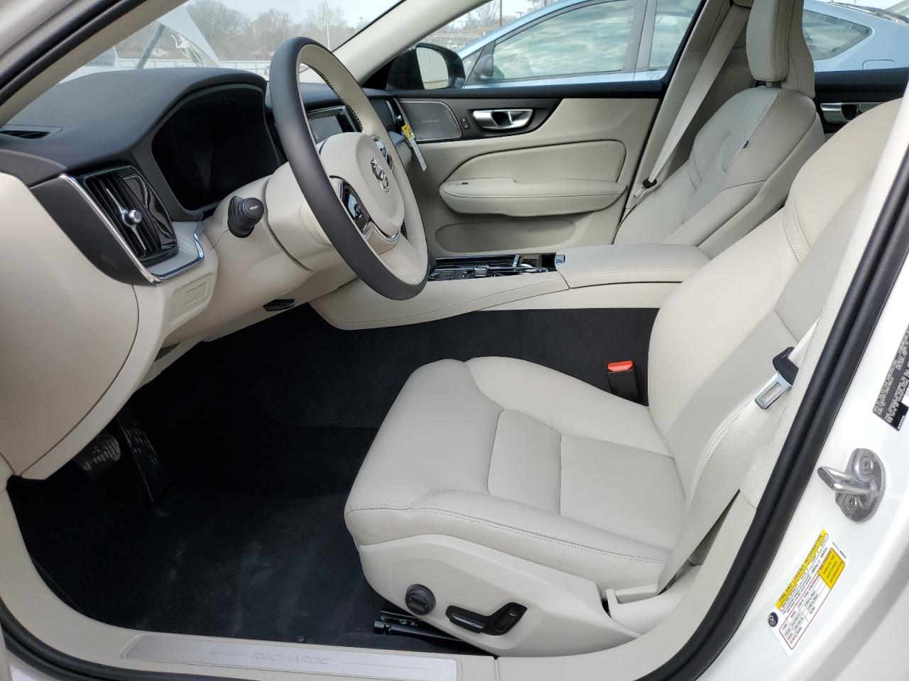 2024 VOLVO S60 PLUS photo 7