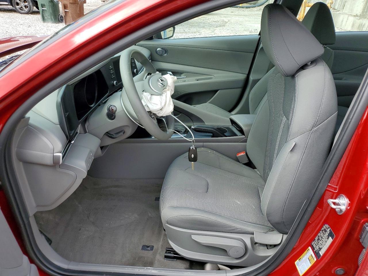 2023 HYUNDAI ELANTRA SE photo 13