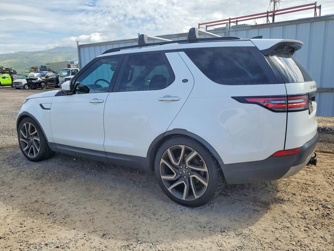2018 LNDR DISCOVERY HSE LUXURY photo 4