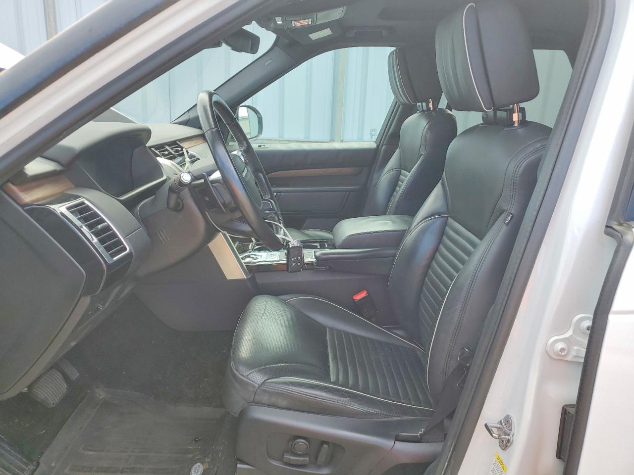 2018 LNDR DISCOVERY HSE LUXURY photo 19