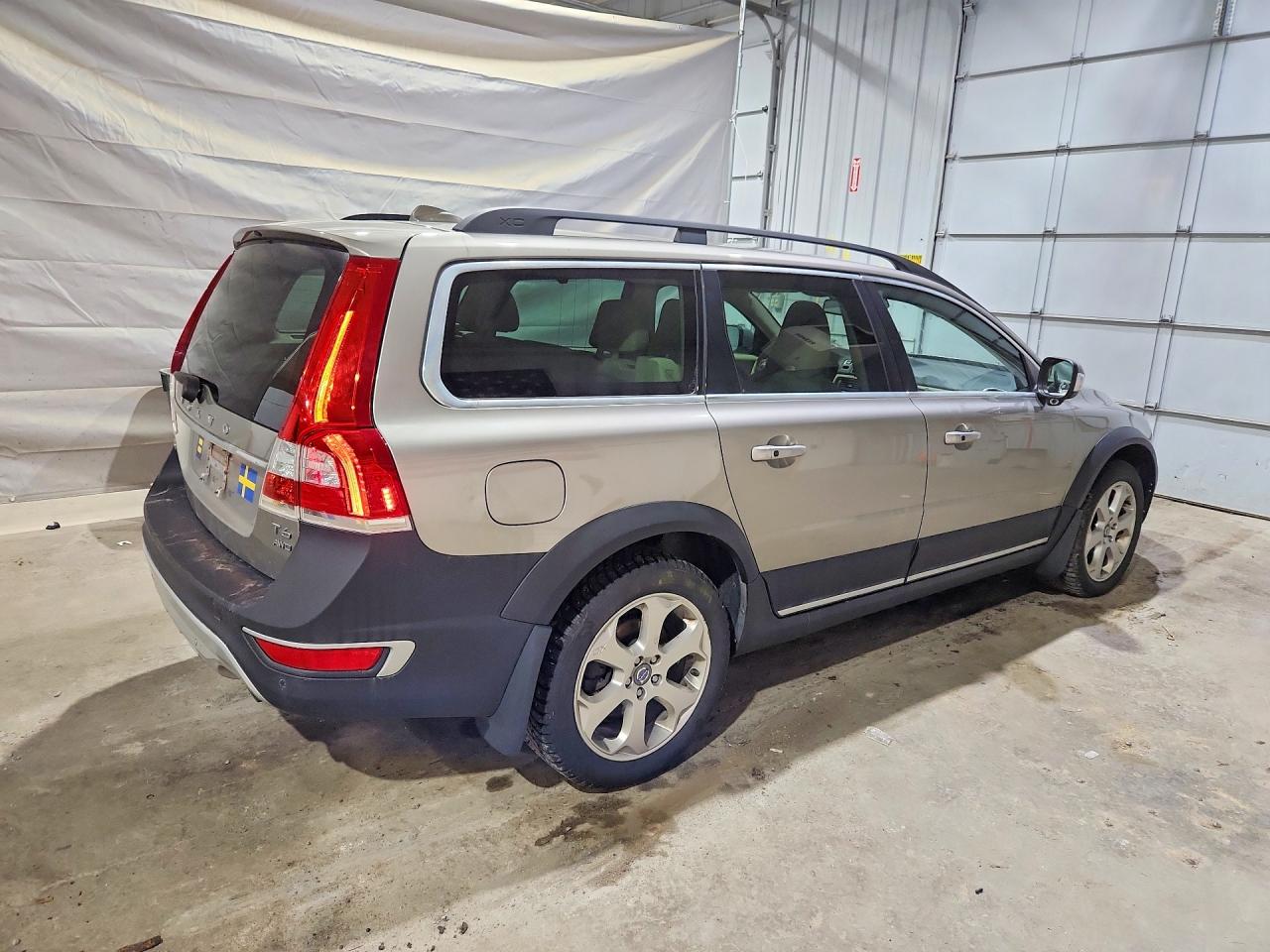 2015 VOLVO XC70 T6 PREMIER+ photo 5