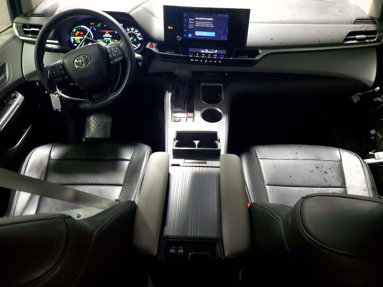 2025 TOYOTA SIENNA LE 8-PASSENGER photo 22