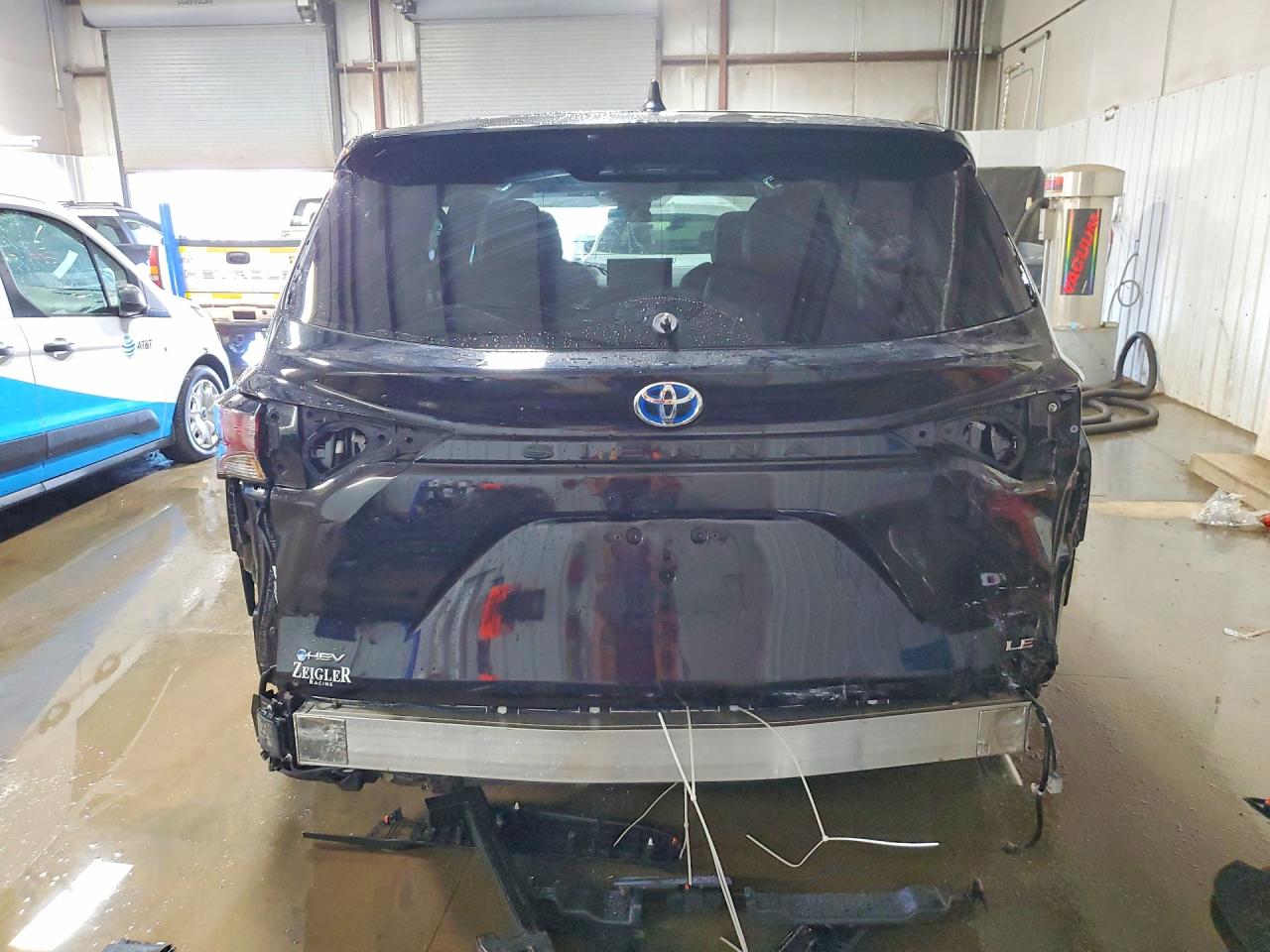 2025 TOYOTA SIENNA LE 8-PASSENGER photo 16