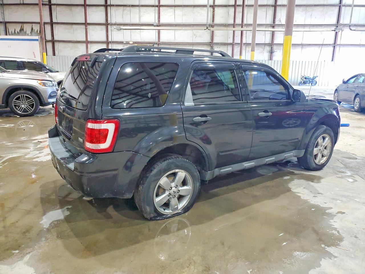 2011 FORD ESCAPE XLT photo 5