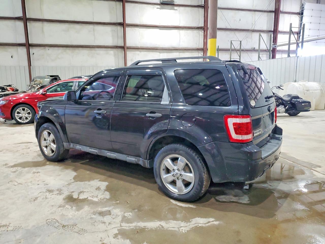 2011 FORD ESCAPE XLT photo 3